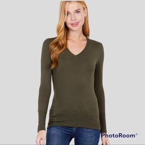 Cherokee Army Green Long Sleeve V-Neck Sweater.